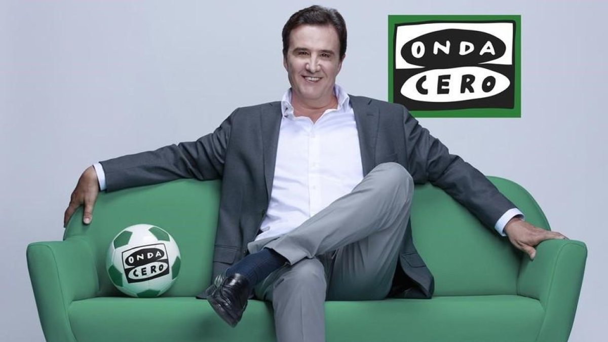 José Ramón de la Morena, en una imagen promocional de su nueva cadena radiofónica, Onda Cero.-ROBERTO GARVER