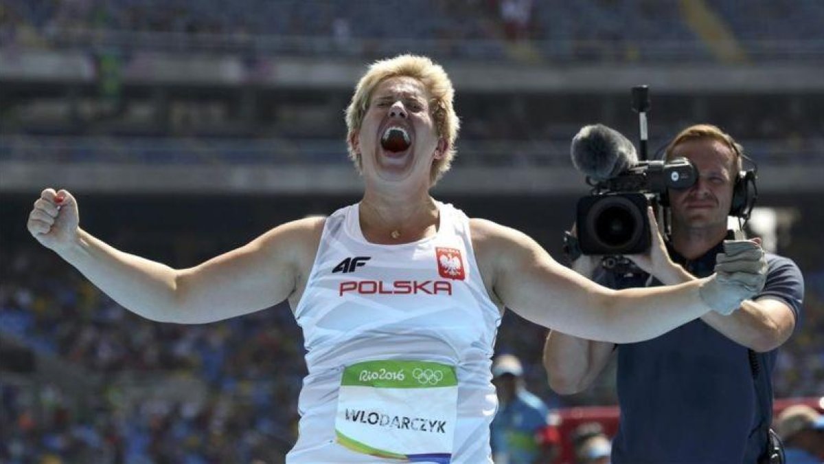 Anita Wlodarczyk, ganadora del martillo con nuevo récord del mundo.-REUTERS / GONZALO FUENTES