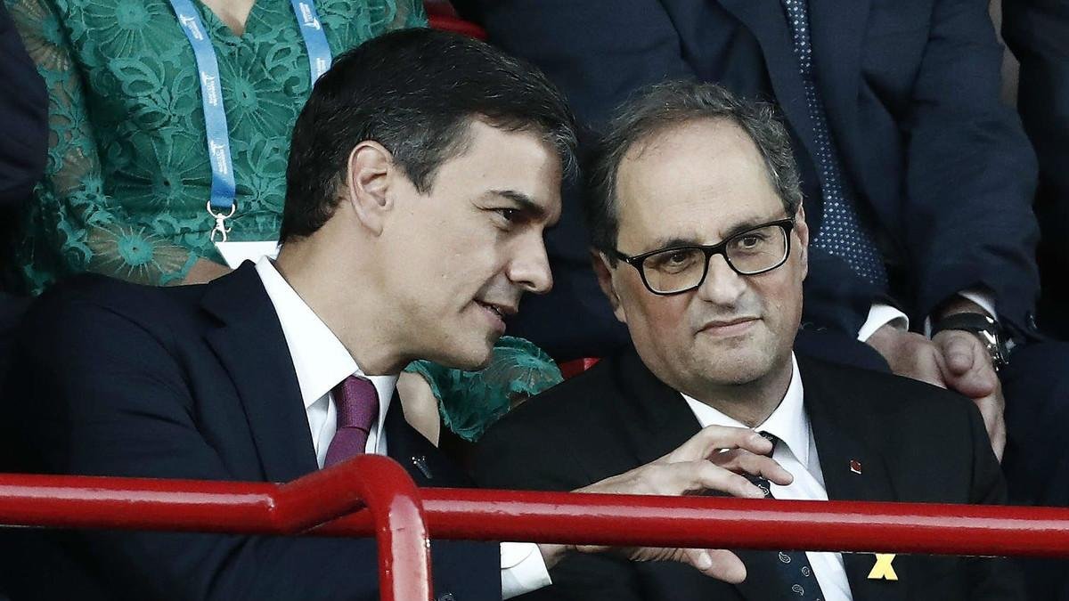 Pedro Sánchez y Quim Torra conversan durante los Juegos del Mediterráneo-PERIODICO