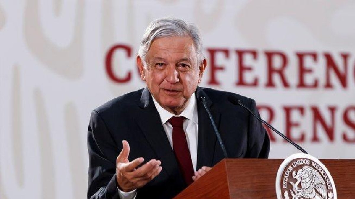 El presidente de México Andrés Manuel López Obrador en una rueda de prensa en el Palacio Nacional.-EFE
