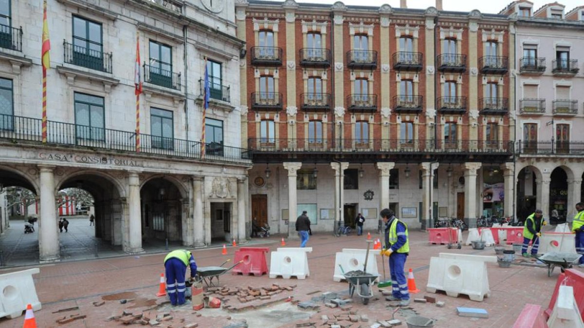 Los arreglos en el pavimento han sido habituales en estos años.-ISRAEL L. MURILLO