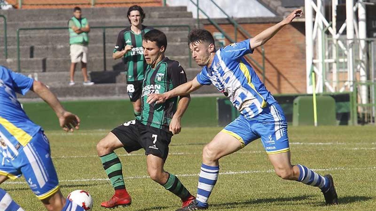 Los blanquiazules fueron netamente supeiores a su oponente en el arranque de la primera mitad, pero no acertaron con la portería del Sestao-Mireya López
