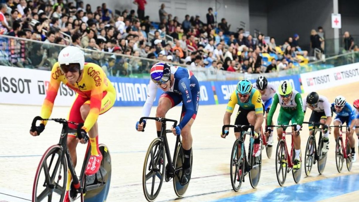 Albert Torres, en primera posición, durante la prueba de Omnium del Mundial.-RFEC