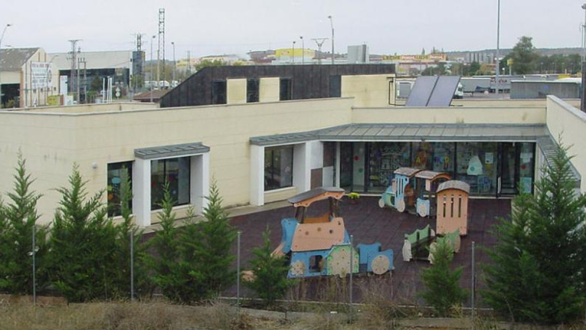La guardería se encuentra en el polígono Allendeduero, junto al recinto ferial.-L.V.