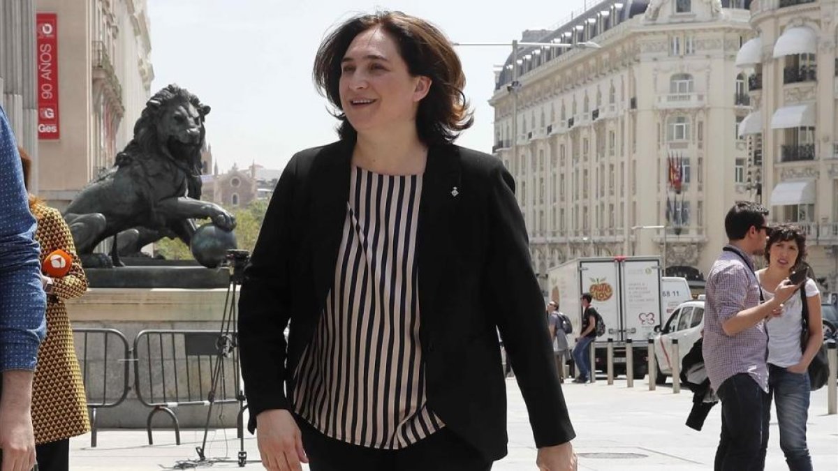 Colau, a su llegada al Congreso este miércoles.-/ EFE / CHEMA MOYA