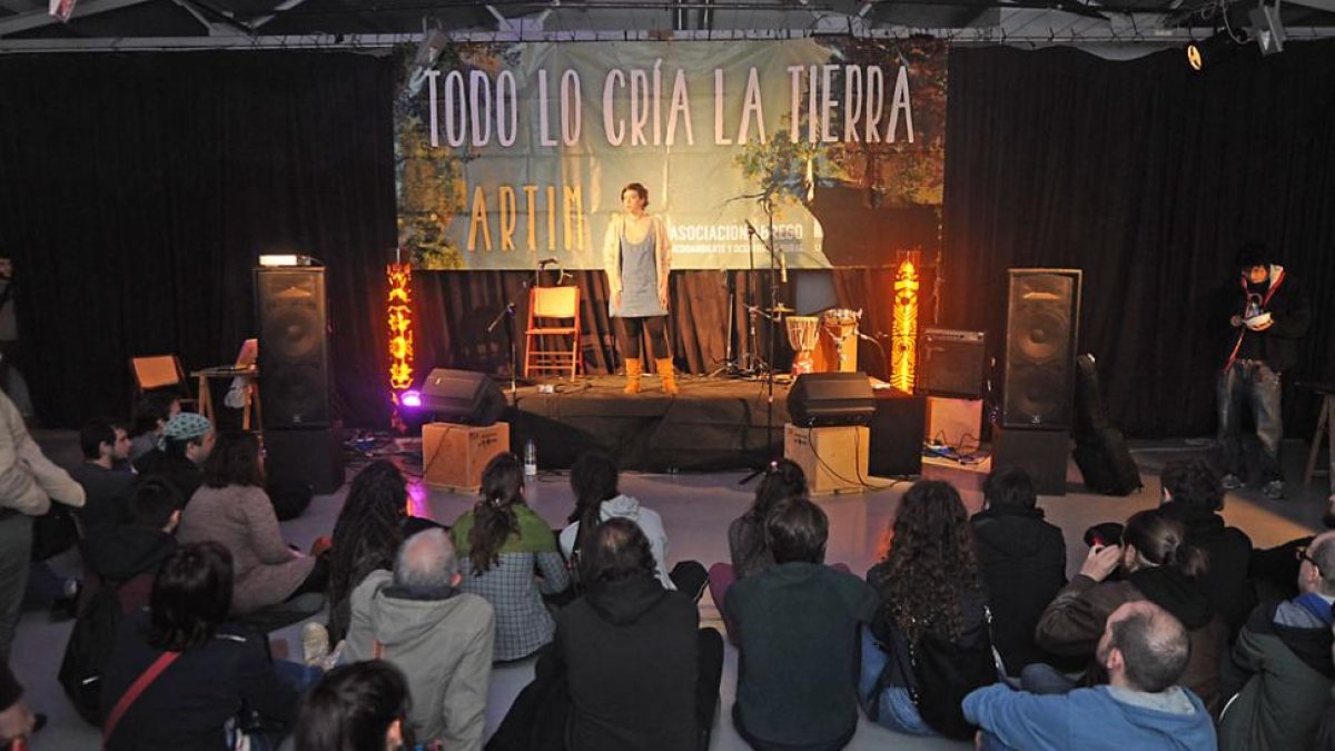 La presentación de Artim 2017 en el Espacio Tangente contó con representaciones teatrales.-ISRAEL L. MURILLO