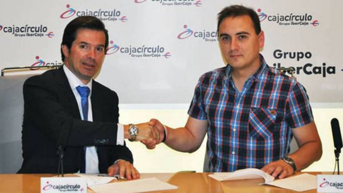 Jorge Sicilia y Esteban Palacios sellaron el acuerdo ayer por la mañana.-