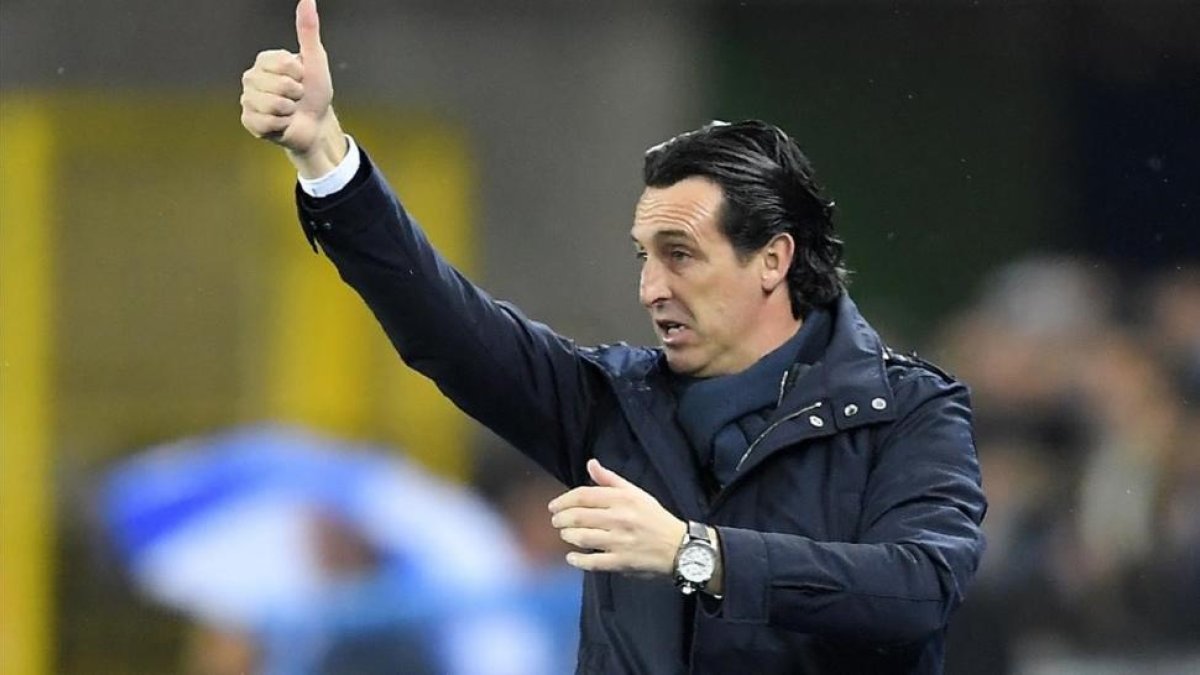 Unai Emery, dirigiendo al PSG en Estrasburgo el miércoles, la noche del robo en su casa de París.-AFP / PATRICK HERTZOG