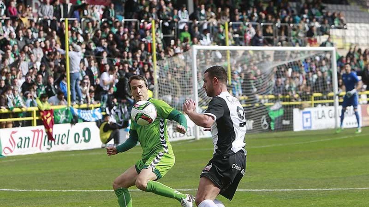 Los aficionados del Racing de Santander tomaron literalmente el año pasado el Fondo Norte-Raúl G. Ochoa