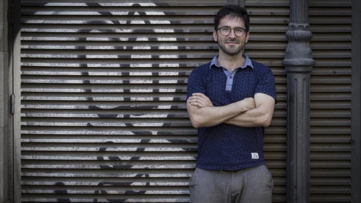 Agus Morales, autor del libro 'No somos refugiados'.-CARLOS MONTAÑÉS