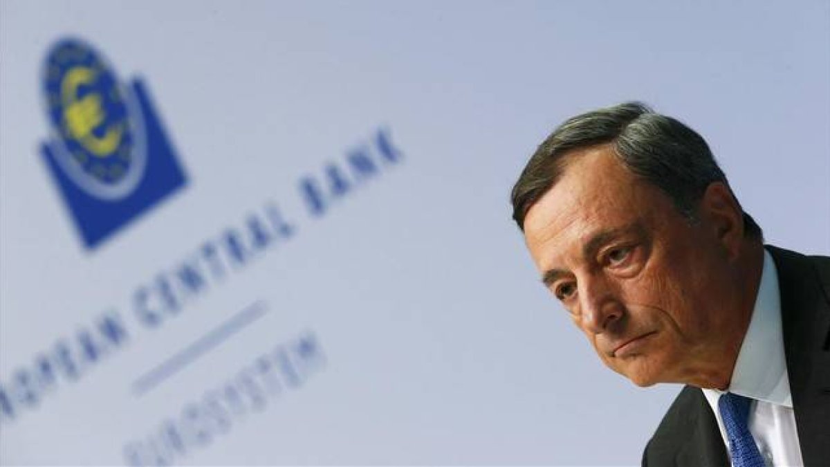 Mario Draghi, durante la conferencia de prensa en la sede del BCE en Fráncfort.-REUTERS/RALPH ORLOWSKI