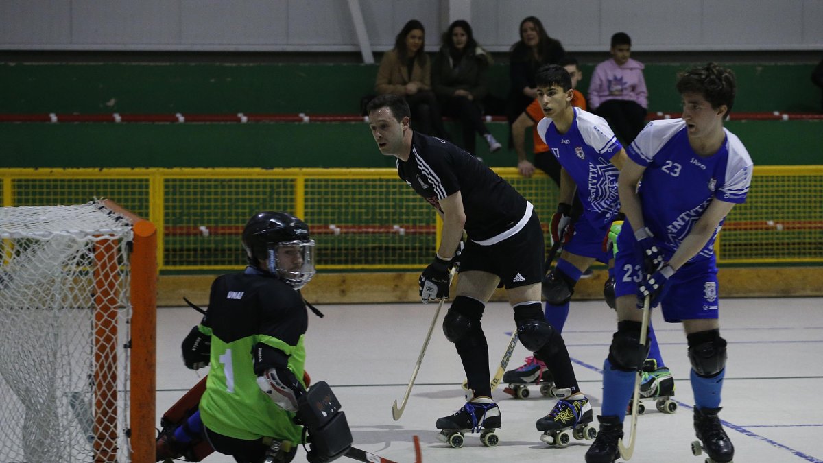 Lance de un partido reciente en El Plantio. SANTI OTERO