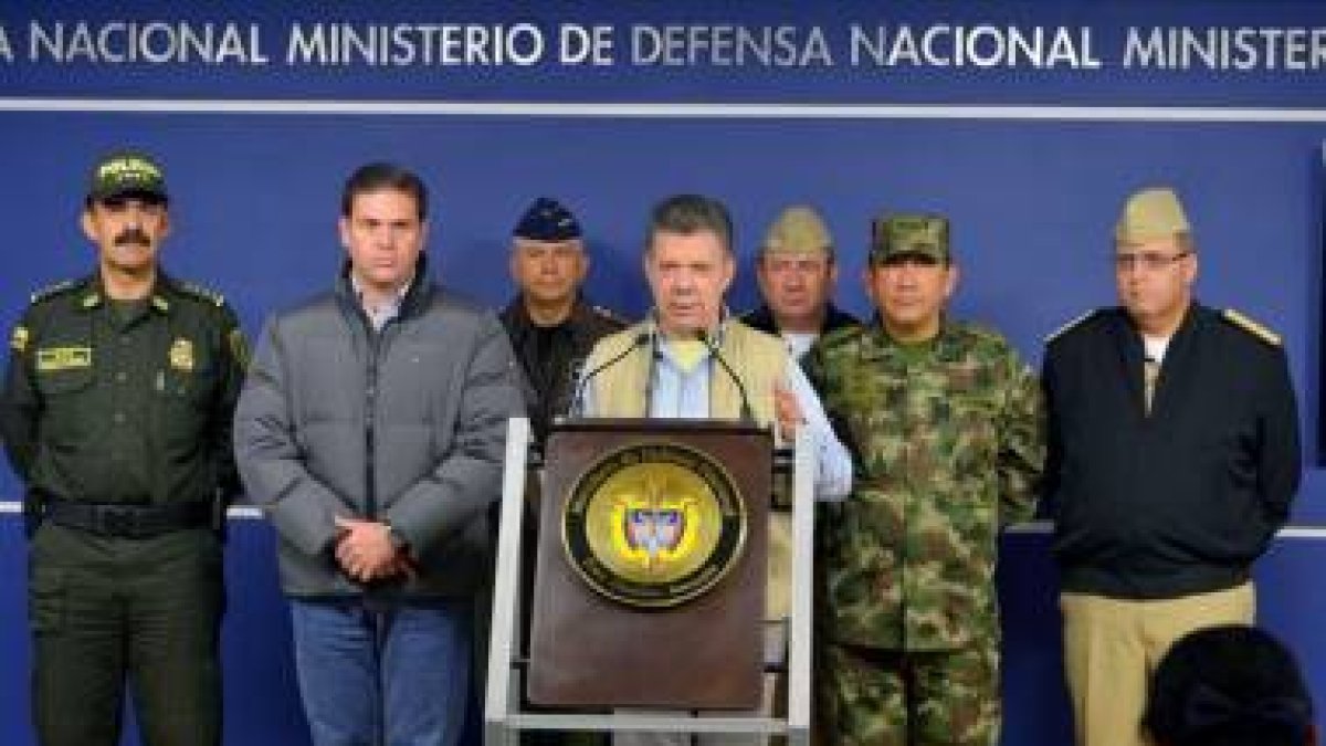 Juan Manuel Santos, durante su comparecencia ante la prensa, el domingo en Bogotá.-REUTERS
