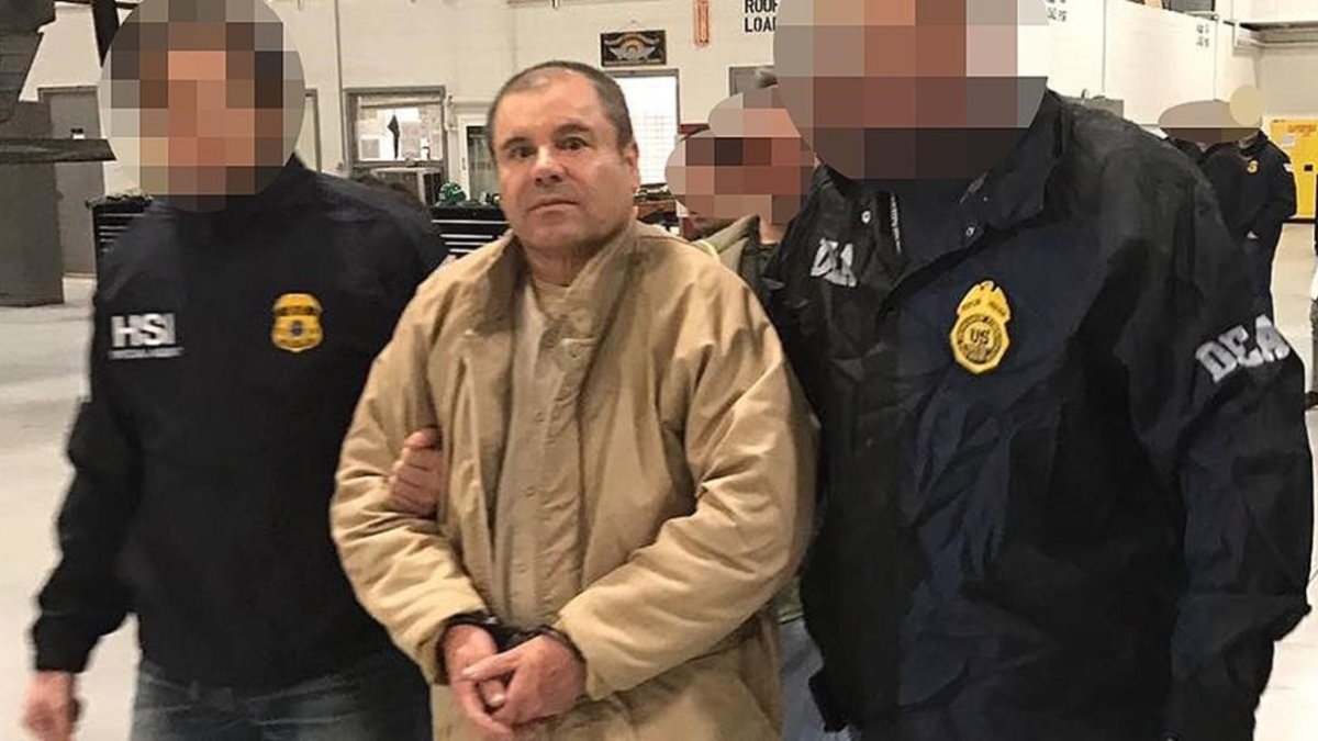 El Chapo Guzmán, siendo trasladado a EEUU-