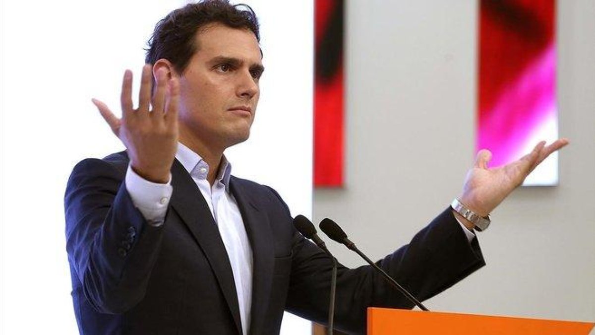 Albert Rivera, en rueda de prensa.-DAVID CASTRO