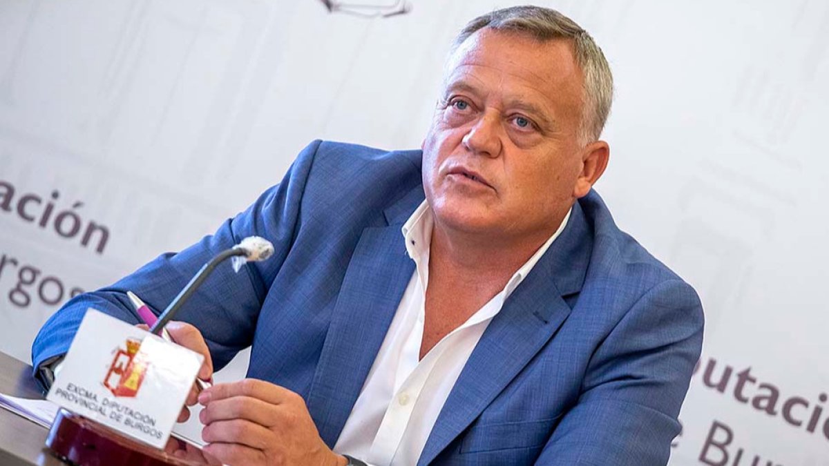 Lorenzo Rodríguez, vicepresidente de la Diputación, en rueda de prensa. SANTI OTERO