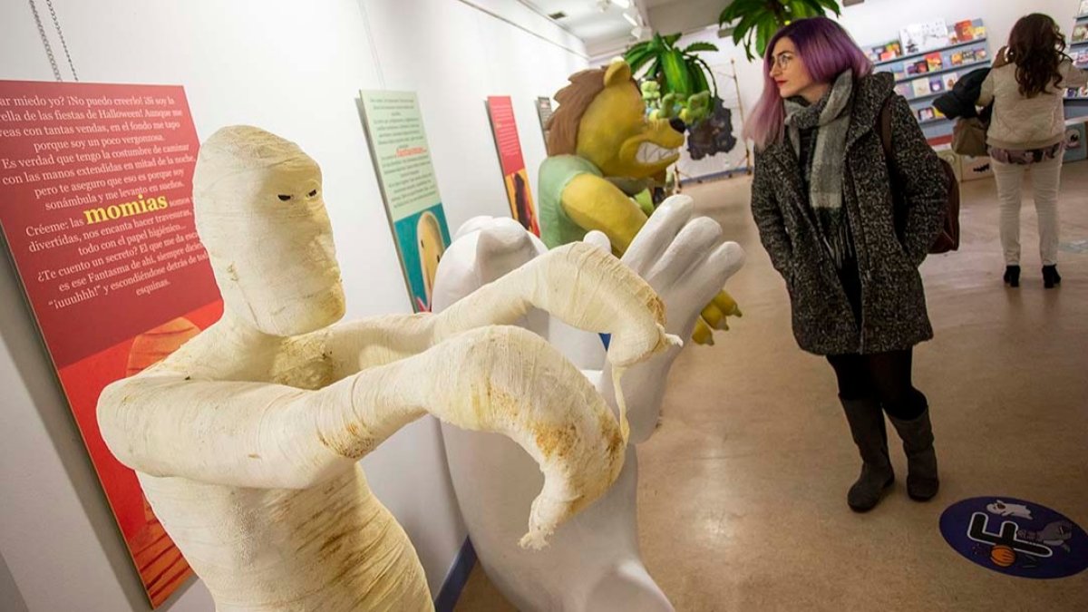 La exposición está instalada en la Casa de Cultura de Gamonal. SANTI OTERO