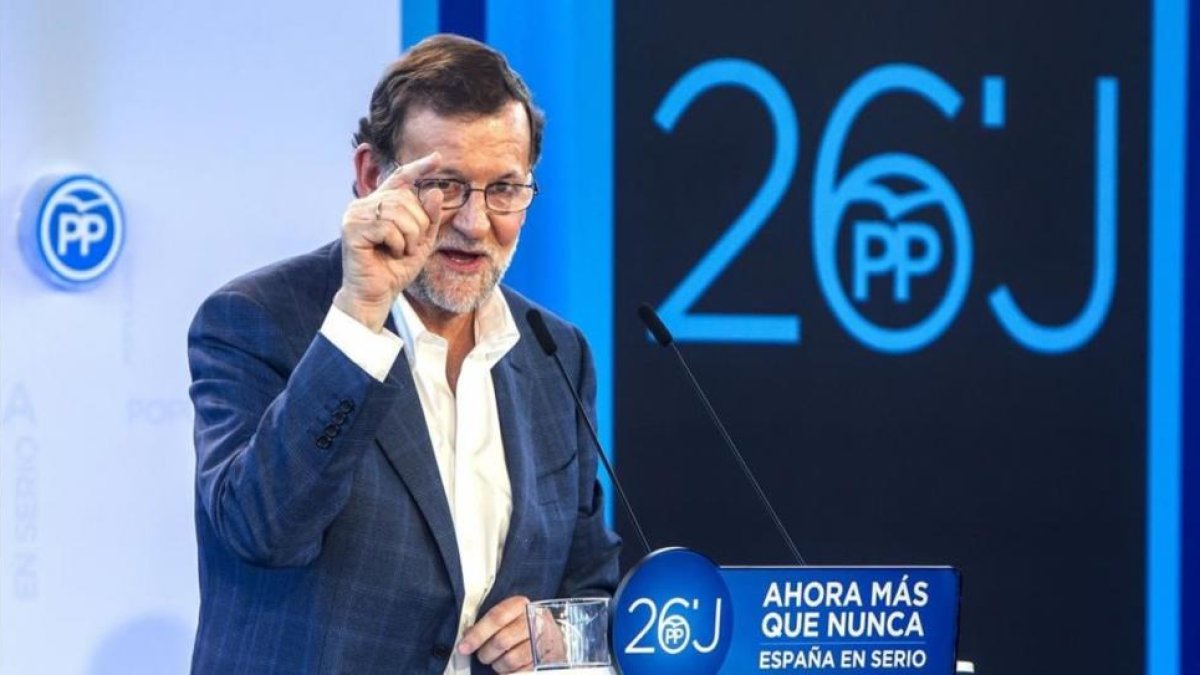 El presidente del Gobierno en funciones, Mariano Rajoy, en un acto en Durango el pasado sábado.-EFE / IÑAKI ANDRÉS