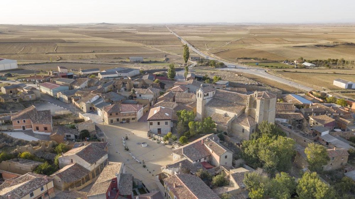 Vista aérea de la localidad ubicada en la comarca Odra Pisuerga-ISRAEL L. MURILLO