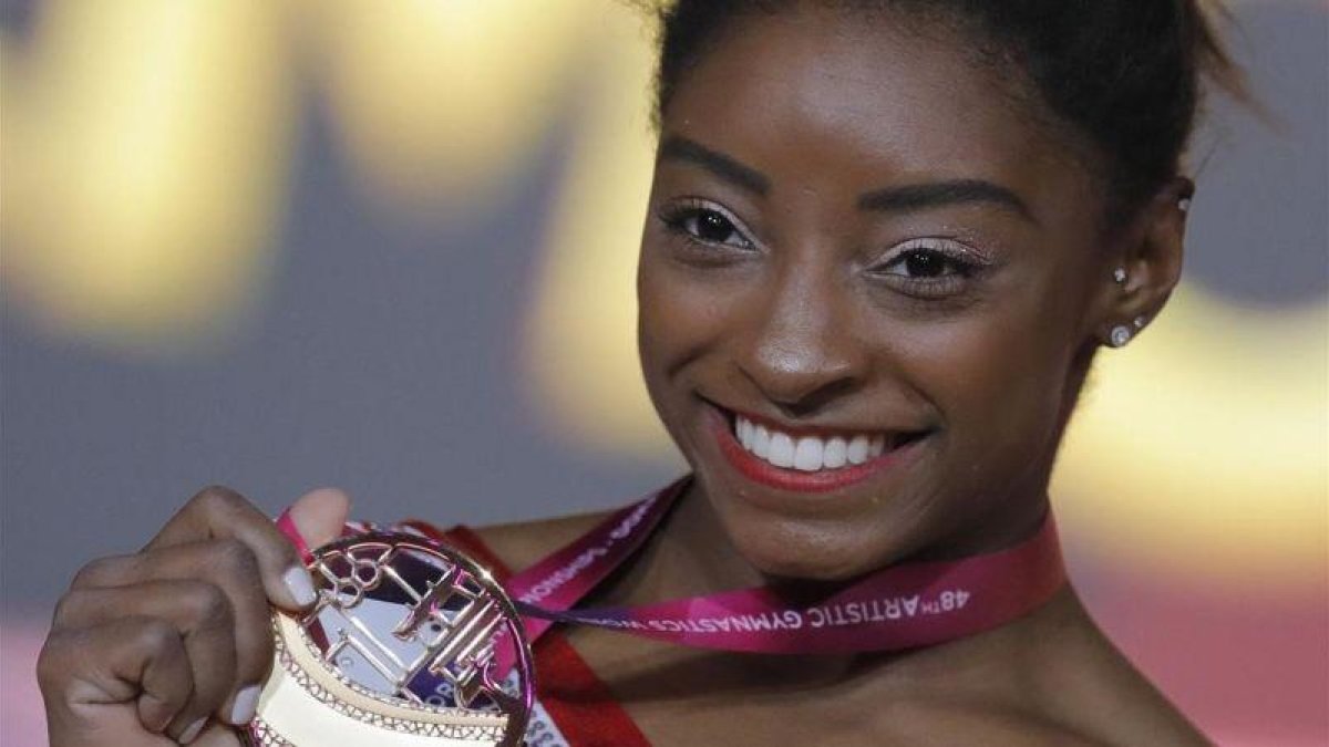 Simone Biles, con el oro ganado en salto.-AP / VADIM GHIRDA