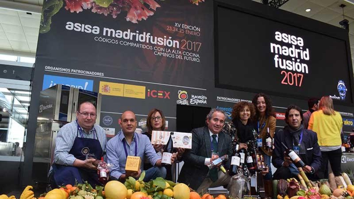 Los empresarios José Miguel Arnaiz, Juan Cereijo, Montse Aparicio, diputada de Burgos Alimenta, Roberto da Silva, Gema Fernández, técnico de Promoción Alimentaria de Burgos Alimenta, María Luisa del Amo e Ignacio Bueno.-ECB