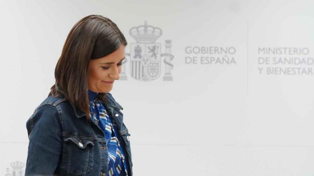 La ministra de Sanidad dimite por las irregularidades de su máster-JOSE LUIS ROCA