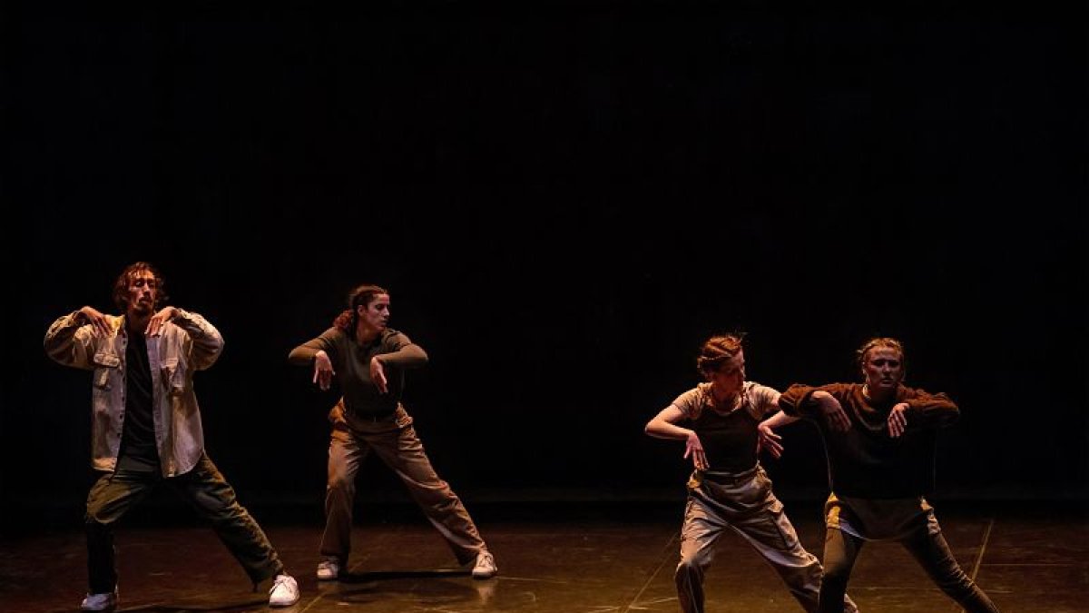 Un momento de la actuación en el Teatro Principal. FOTO: SANTI OTERO.