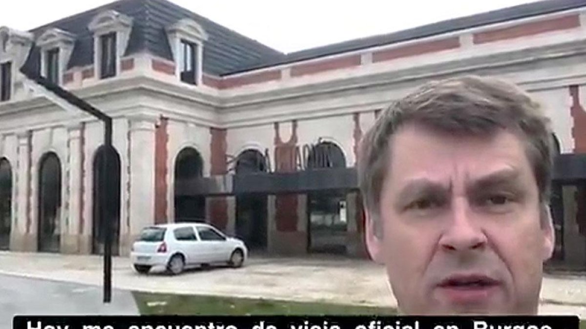 Captura del primer vídeo que publicó Elliot durante su visita a Burgos el pasado martes en el contaba la historia-ISRAEL L. MURILLO