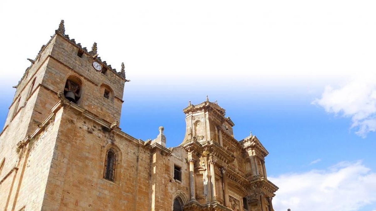 Su iglesia es una de las grandes joyas de la villa de Gumiel de Izán.-ECB