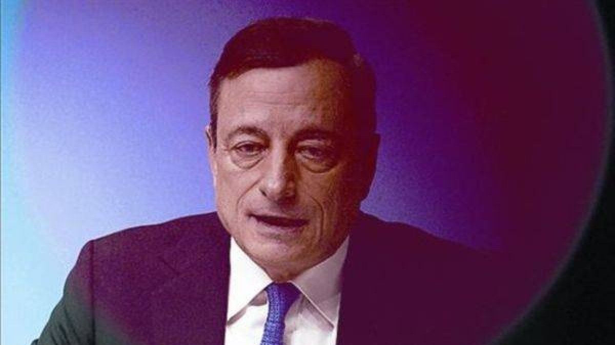 El presidente del BCE, Mario Draghi.-Foto: EFE / ARNE DEDERT