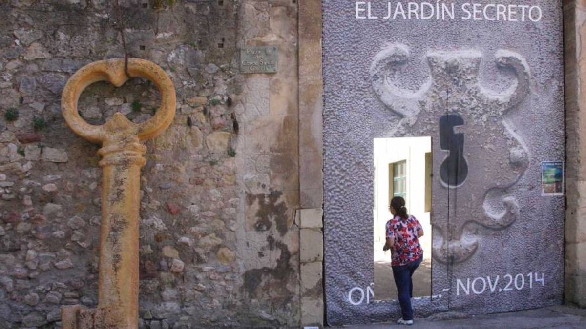 Original puerta que abre el espacio expositivo.-G. G.