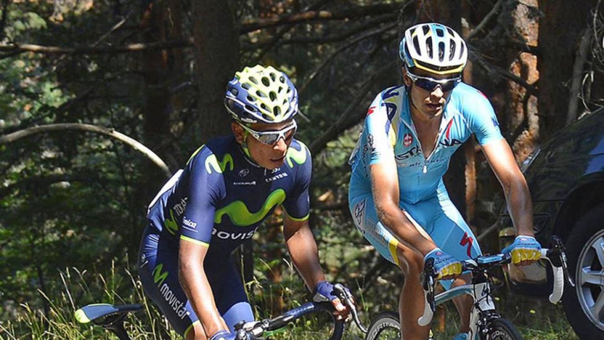 Nairo Quintana y Mikel Landa, en plena ascensión de la edición de 2014.-R. ORDÓÑEZ