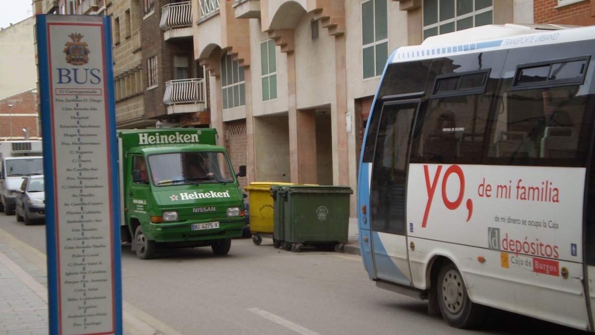 El autobús mantiene sus rutas e itinerarios. L.V.