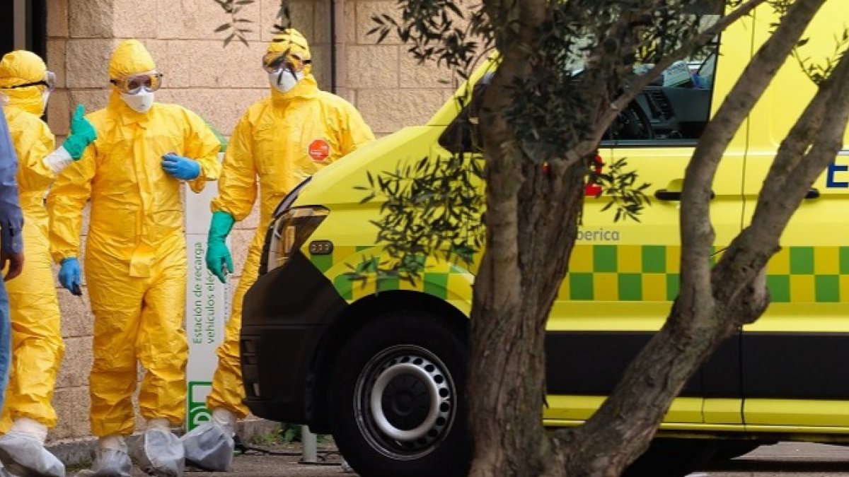 Sanidad detecta tres contagios y rastrea a 64 contactos que pudieron tener relación. P. REQUEJO