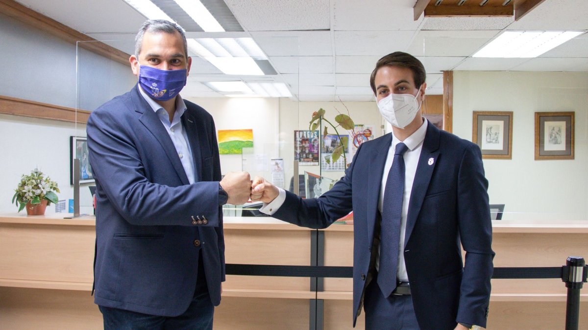 Leví Moreno y Franco Caselli, tras sellar el acuerdo. ECB