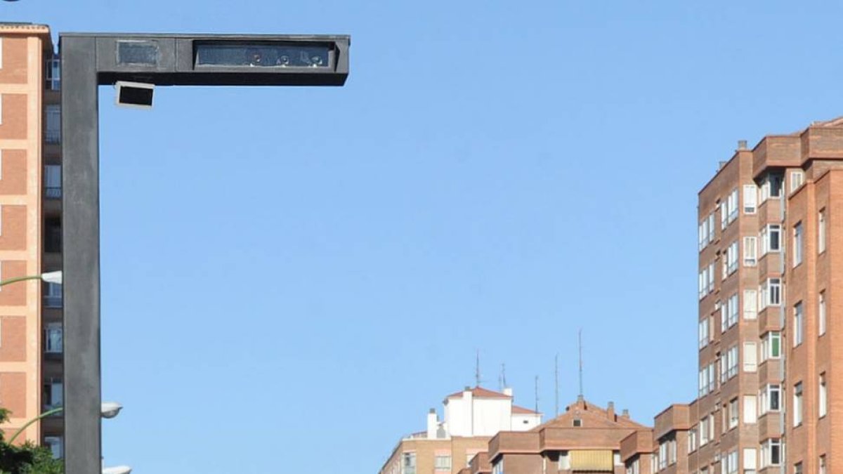 Los dispositivos están colocados en puntos con mucho tránsito como este de la calle Vitoria.-ISRAEL L. MURILLO