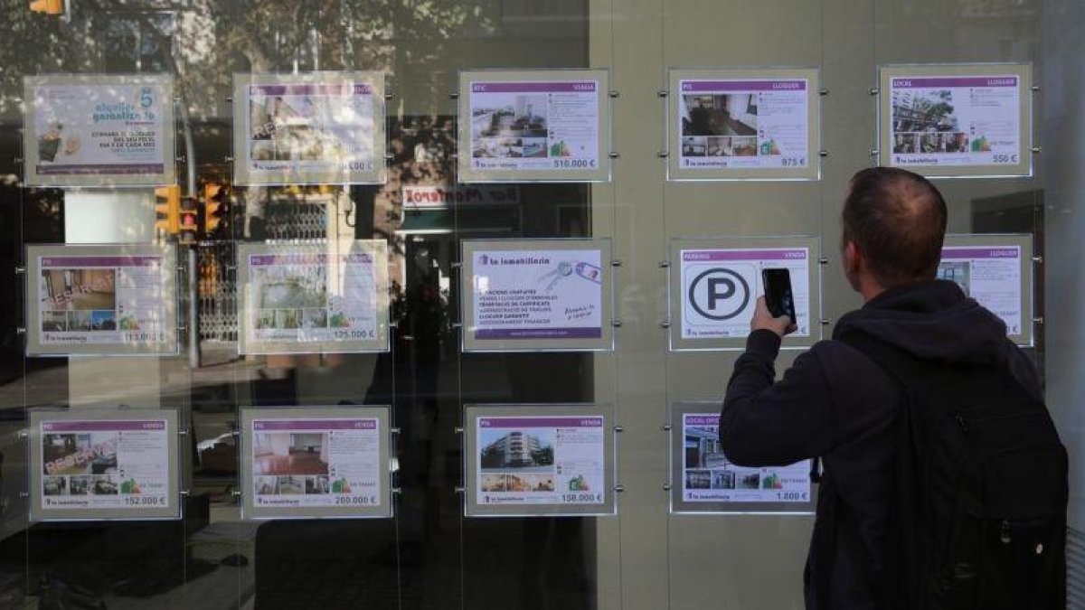 Agencia inmobiliaria de venta de pisos.-ELISENDA PONS