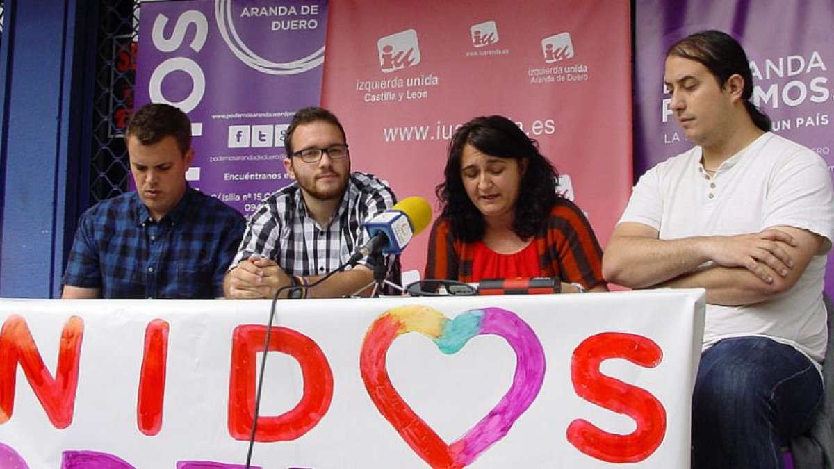 Los miembros de la candidatura, durante el acto de ayer en Aranda.-L. VELÁZQUEZ