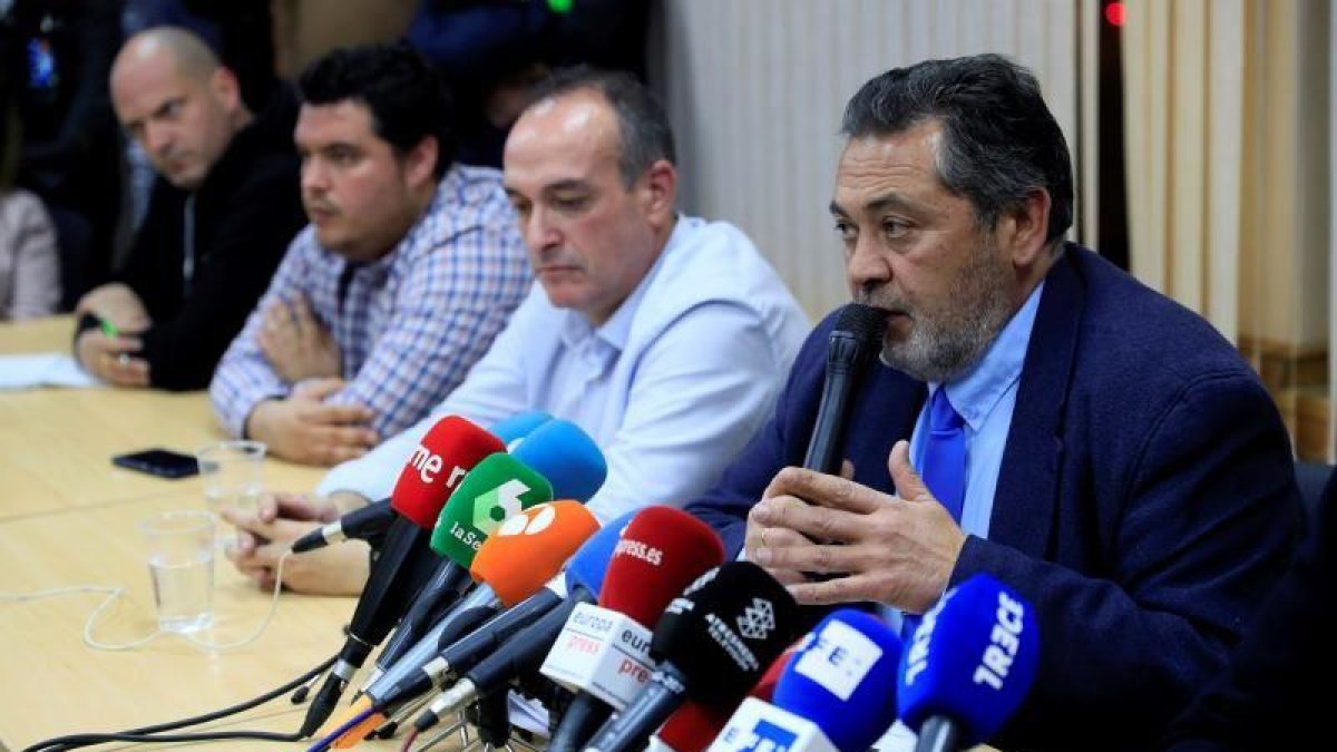 El presidente de la Federación Profesional del Taxi de Madrid, Julio Sanz.-EFE