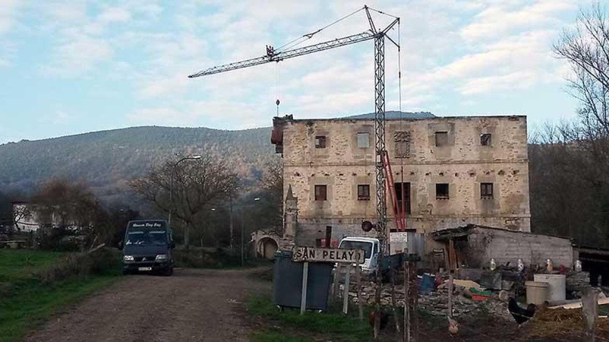 El acondicionamiento de la carretera que conecta San Pelayo y Orrantia será una de las actuaciones más ambiciosas de 2017.-ECB