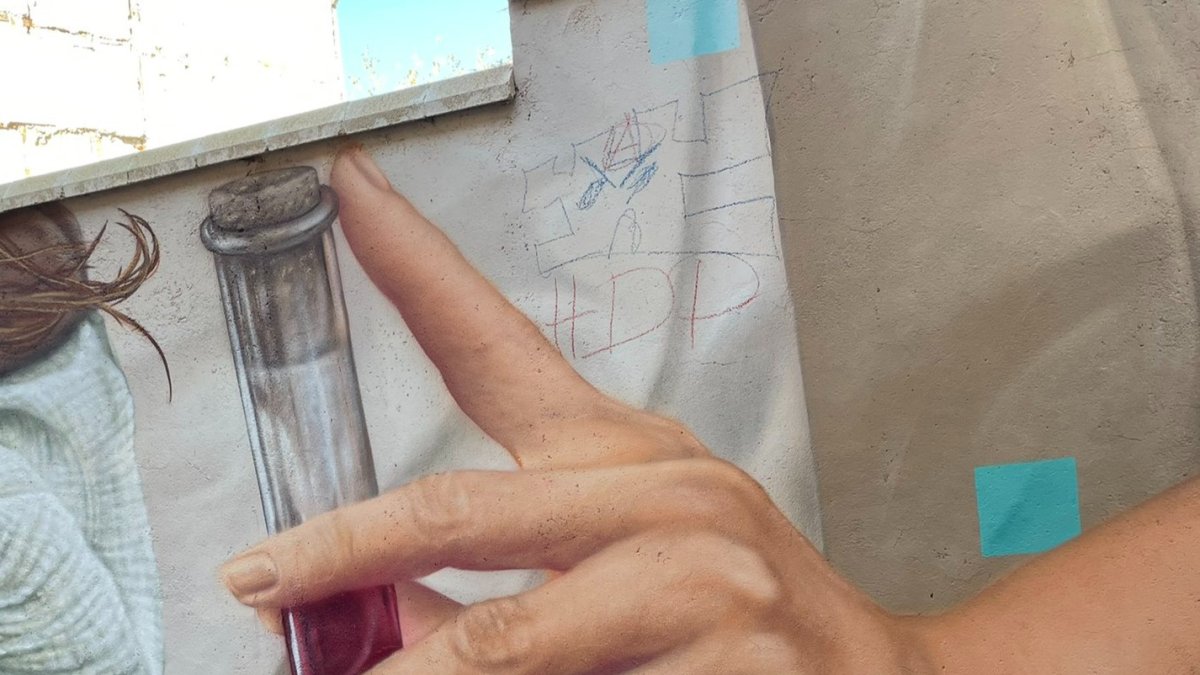 El mural ha amanecido con pintadas. @CiudadanoMaltes