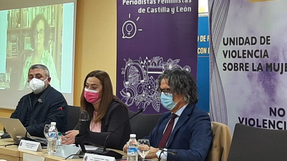 La delegada del Gobierno en Castilla y León inaugura la “III Jornada de violencia de género y medios