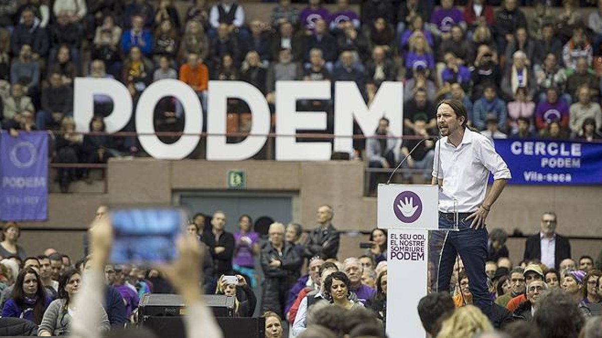 lo Iglesias, líder de Podemos, ha 'debutado' en Barcelona llenando el pabellón de la Vall d'Hebron.-JORDI COTRINA