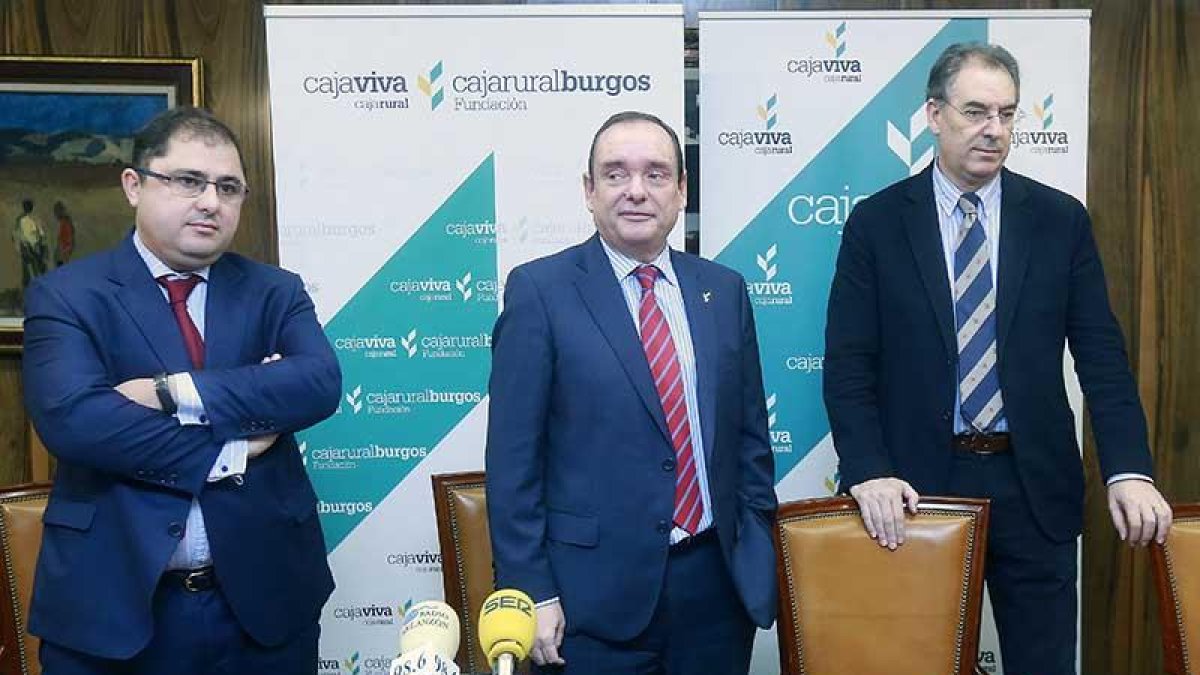 José Ignacio Pascual, economista de N&B, Ramón Sobremonte y Miguel Ángel Benavente.-RAÚL G. OCHOA