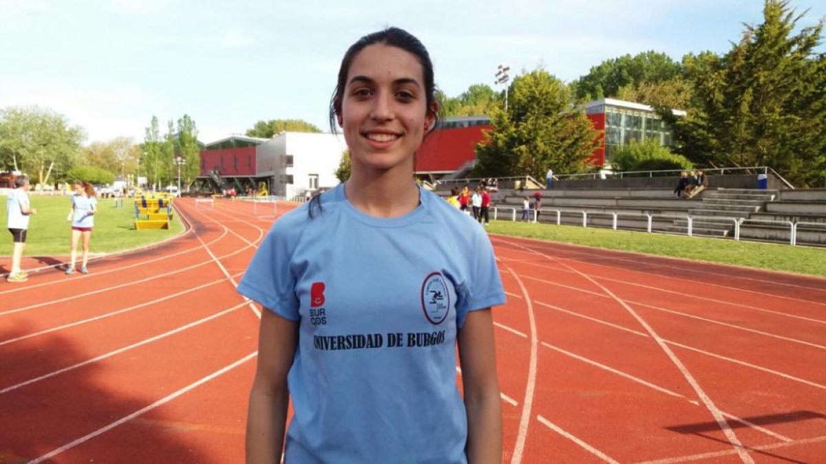 Eva Santidrián en las pistas PurificaciónSantamarta del complejo de San Amaro.-