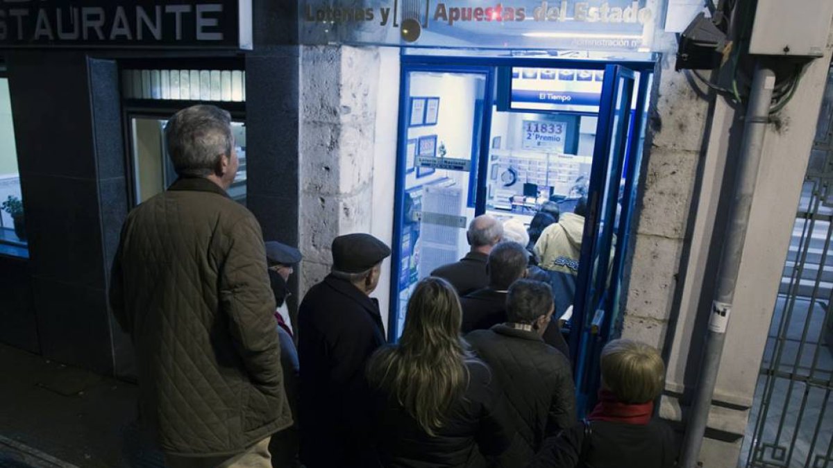 Administración número de 4 que se vendió un segundo de El Niño que devolvió al no vender ningún décimo.-Santi Otero