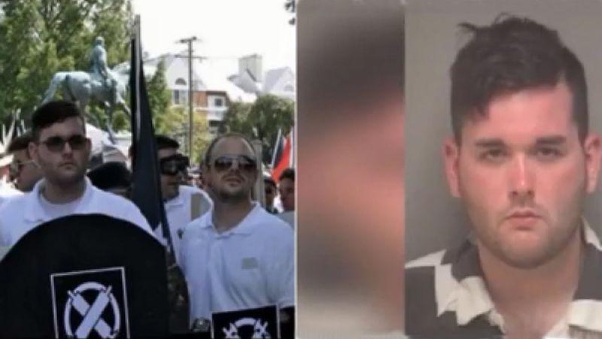 Un vídeo muestra a James Alex Fields, el joven autor del atropello en Charlottesville, en la marcha progresista (izquierda).-EL PERIÓDICO