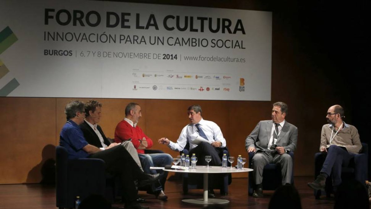 Pedro Sarmiento, Leonardo Martins, Mariano Fernández Enguita, Pablo Lago, Joan Antoni Melé y Jaime Rosales, de i. a d., ayer en el Cordón-Raúl Ochoa