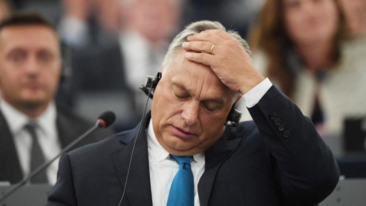 El primer ministro de Hungría, Viktor Orban, durante su intervención frenta a la Eurocámara este martes.-FREDERICK FLORIN (AFP)