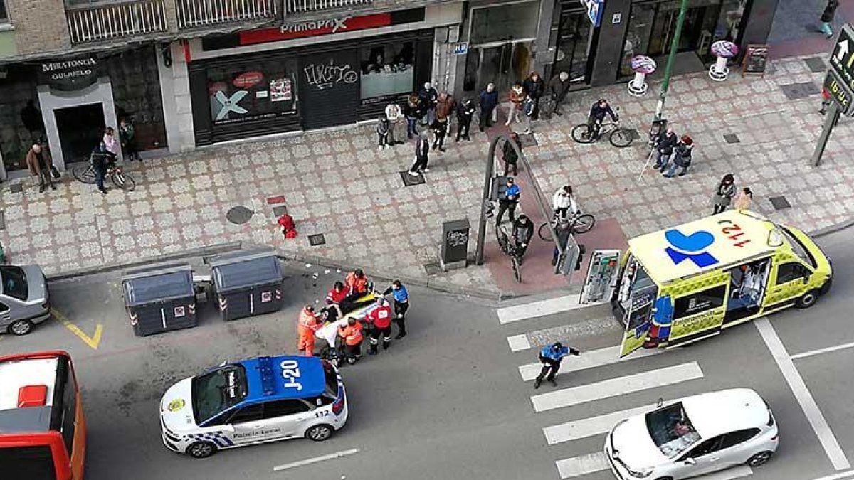 Los servicios de urgencia atienden al menor.-ECB